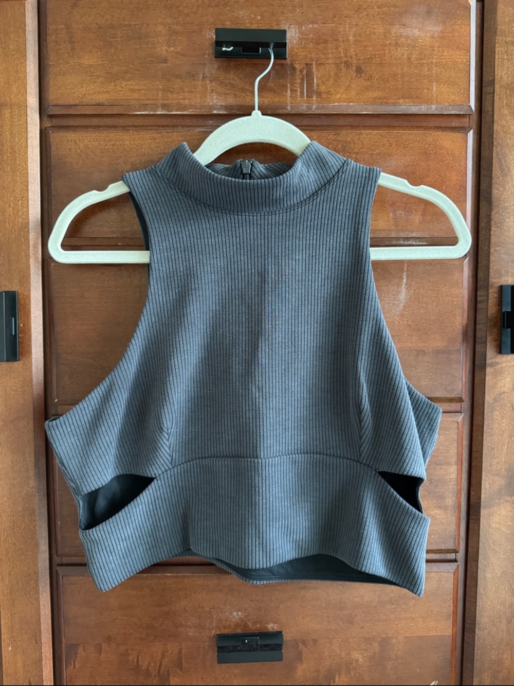 Lululemon mock neck crop top